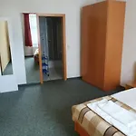 Отель Peenebruecke 3*