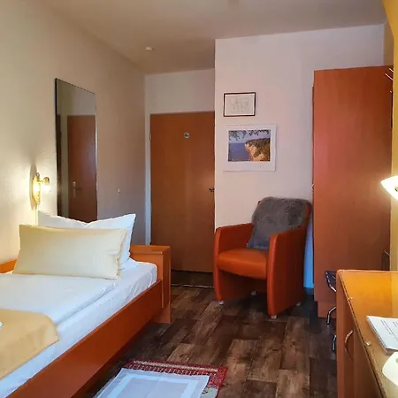 Hotel Peenebruecke 3*